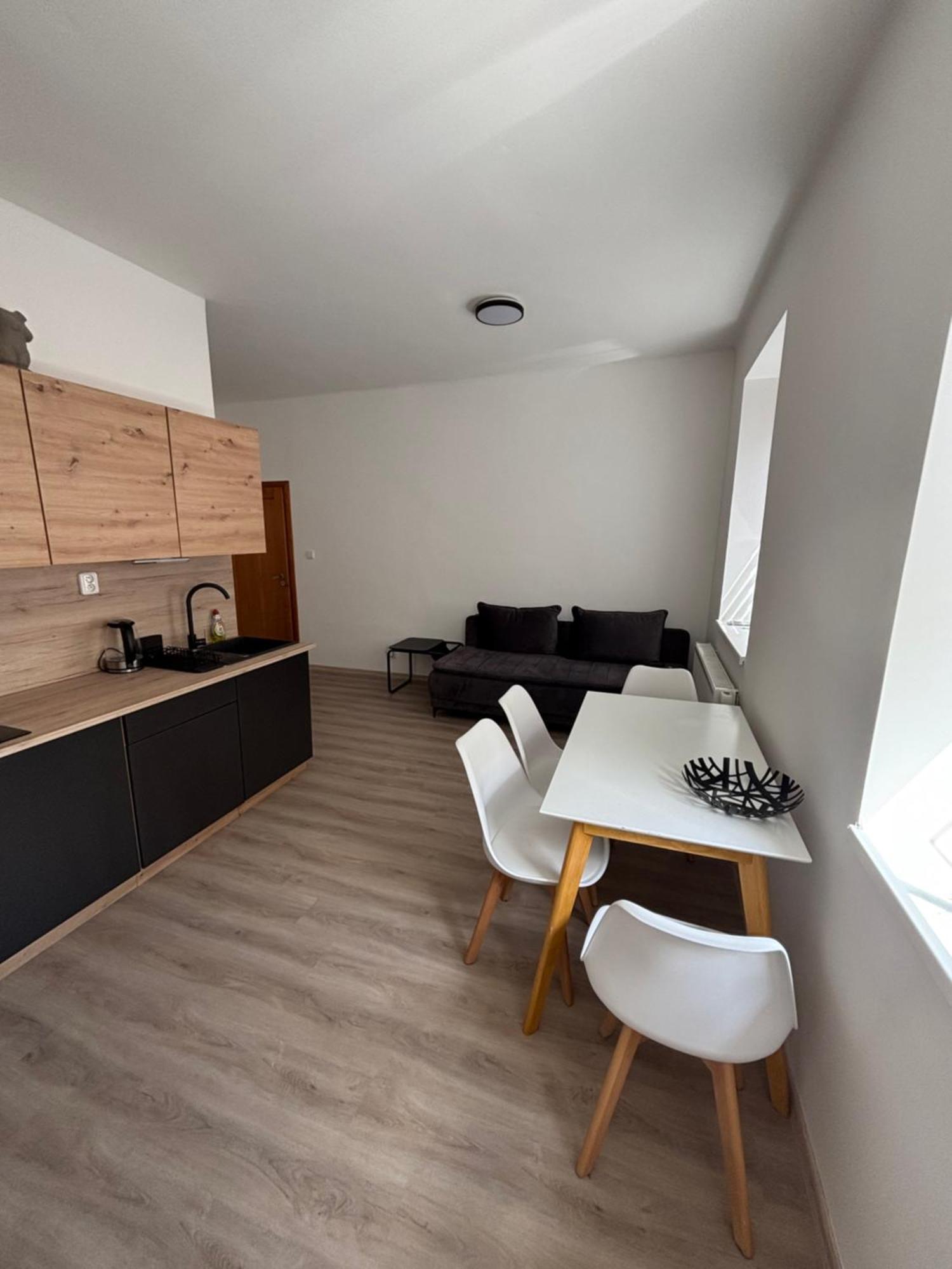 Apartman Orli Hnizdo ลิเบอเรซ ภายนอก รูปภาพ
