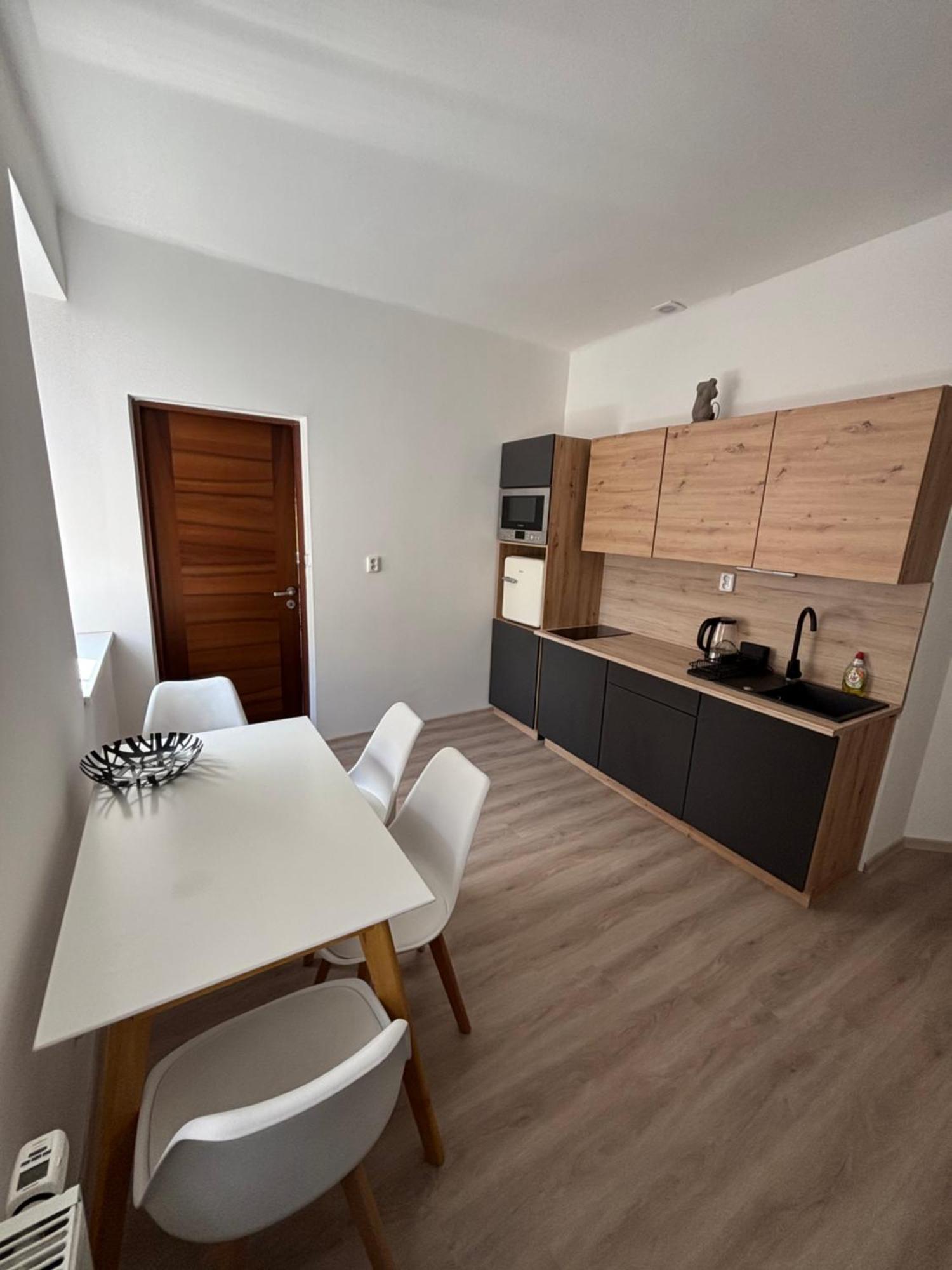 Apartman Orli Hnizdo ลิเบอเรซ ภายนอก รูปภาพ